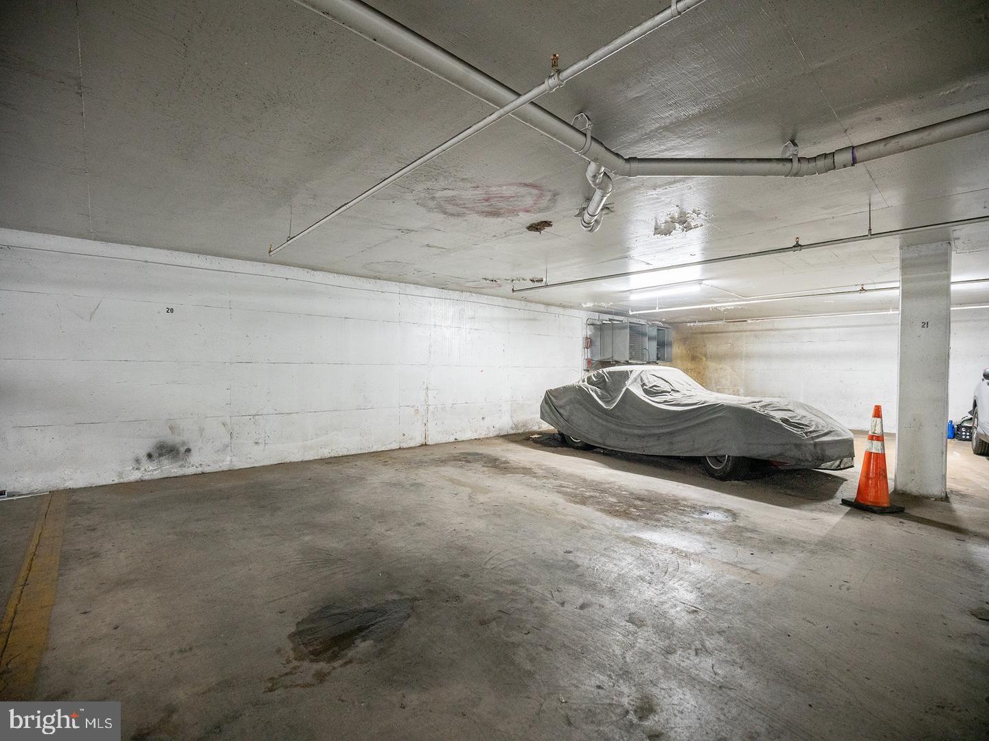 PRESIDENTIAL TOWERS - Residential Lease