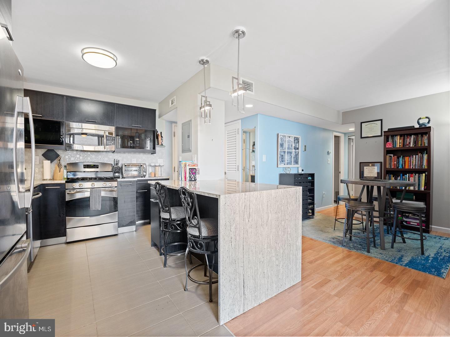 PRESIDENTIAL TOWERS - Residential Lease