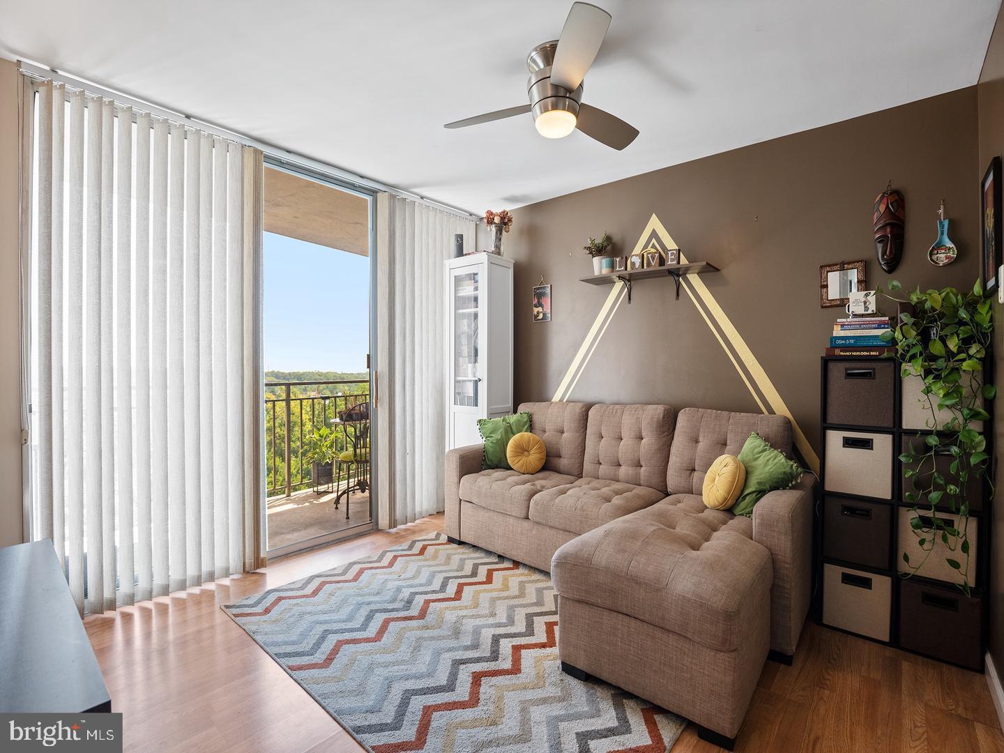 PRESIDENTIAL TOWERS - Residential Lease