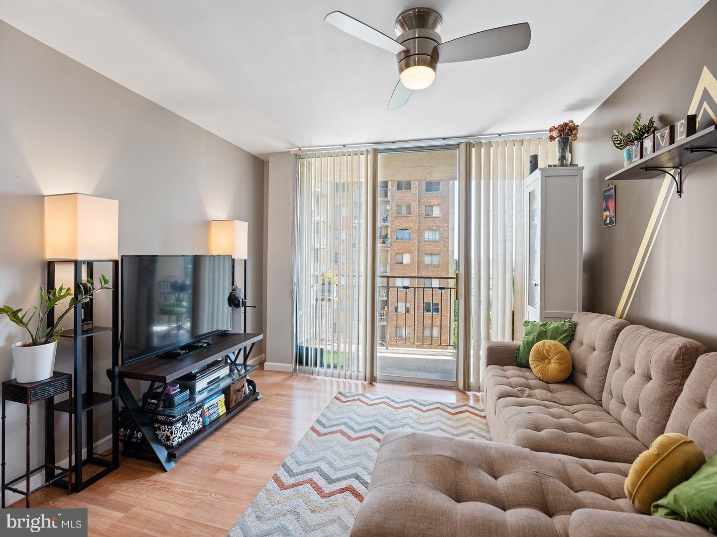 PRESIDENTIAL TOWERS - Residential Lease