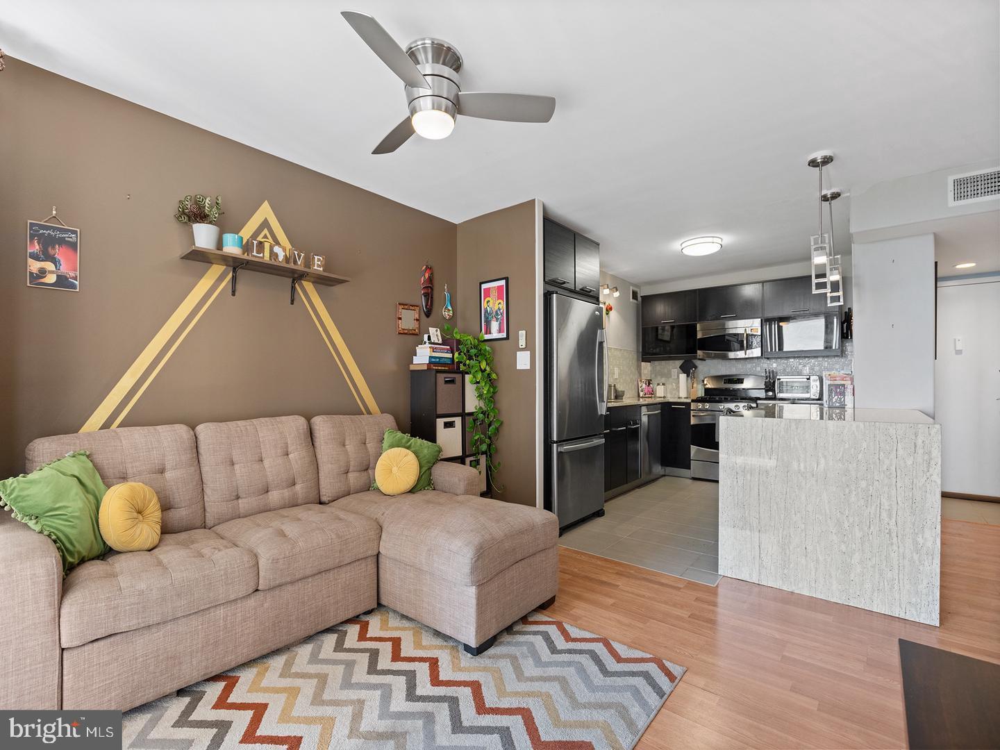 PRESIDENTIAL TOWERS - Residential Lease