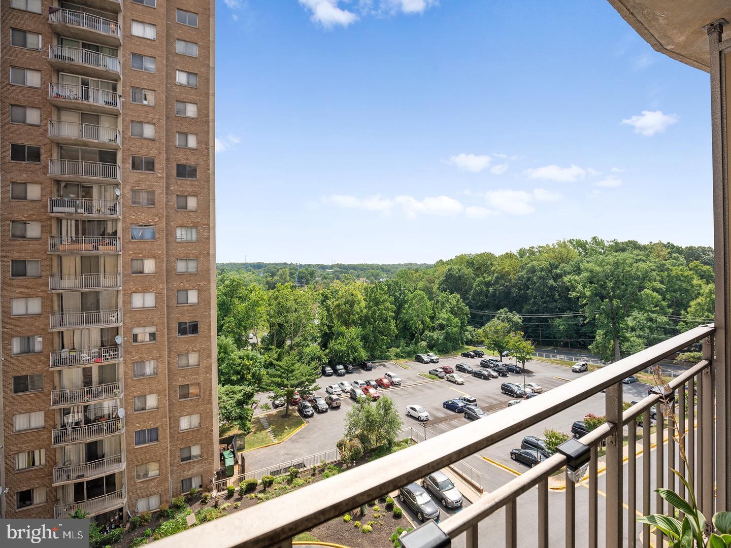 PRESIDENTIAL TOWERS - Residential Lease