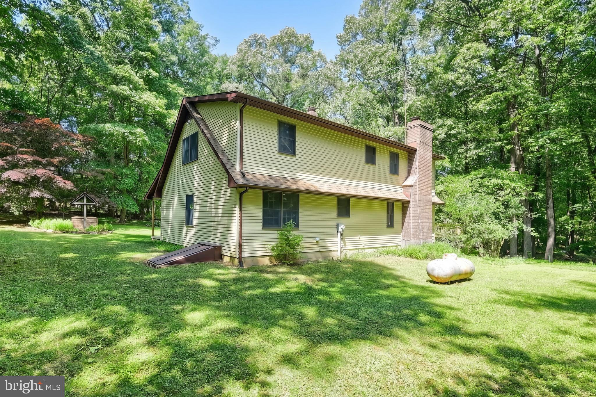 2429 TALL OAK LANE