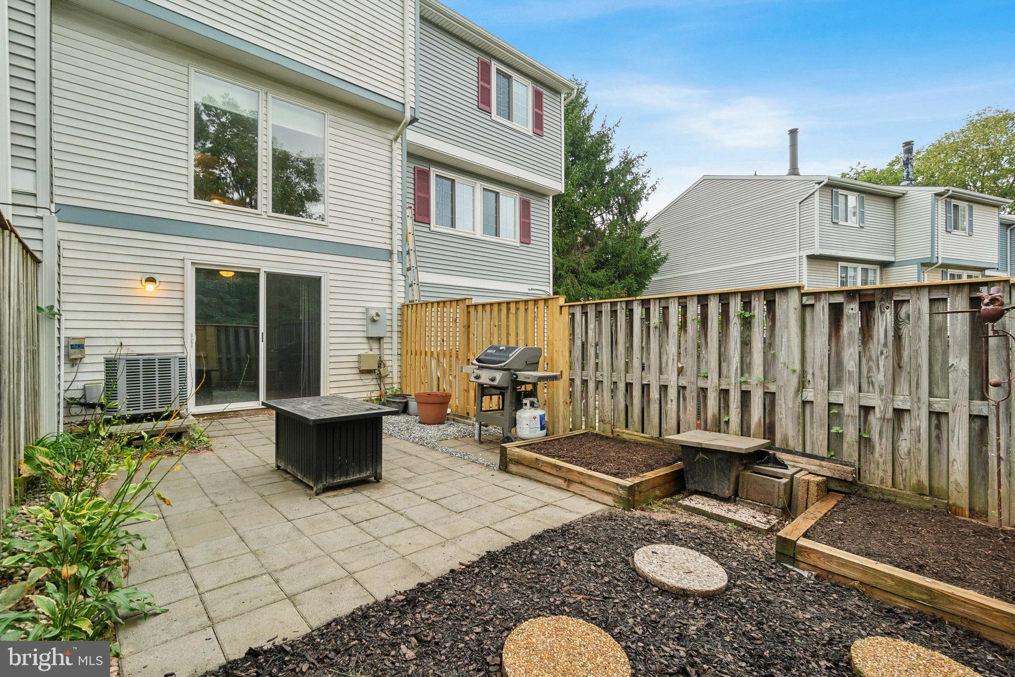 RESTON - Residential