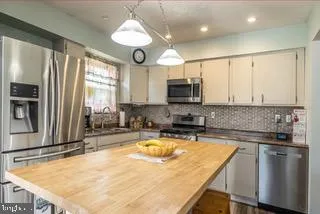 Waterford Works, New Jersey 08089, United States, 3 Bedrooms Bedrooms, ,2 BathroomsBathrooms,Residential,Pending,207984