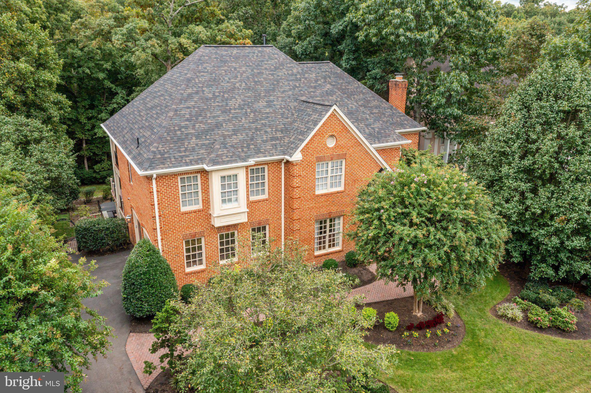 8085 CROOKED OAKS COURT