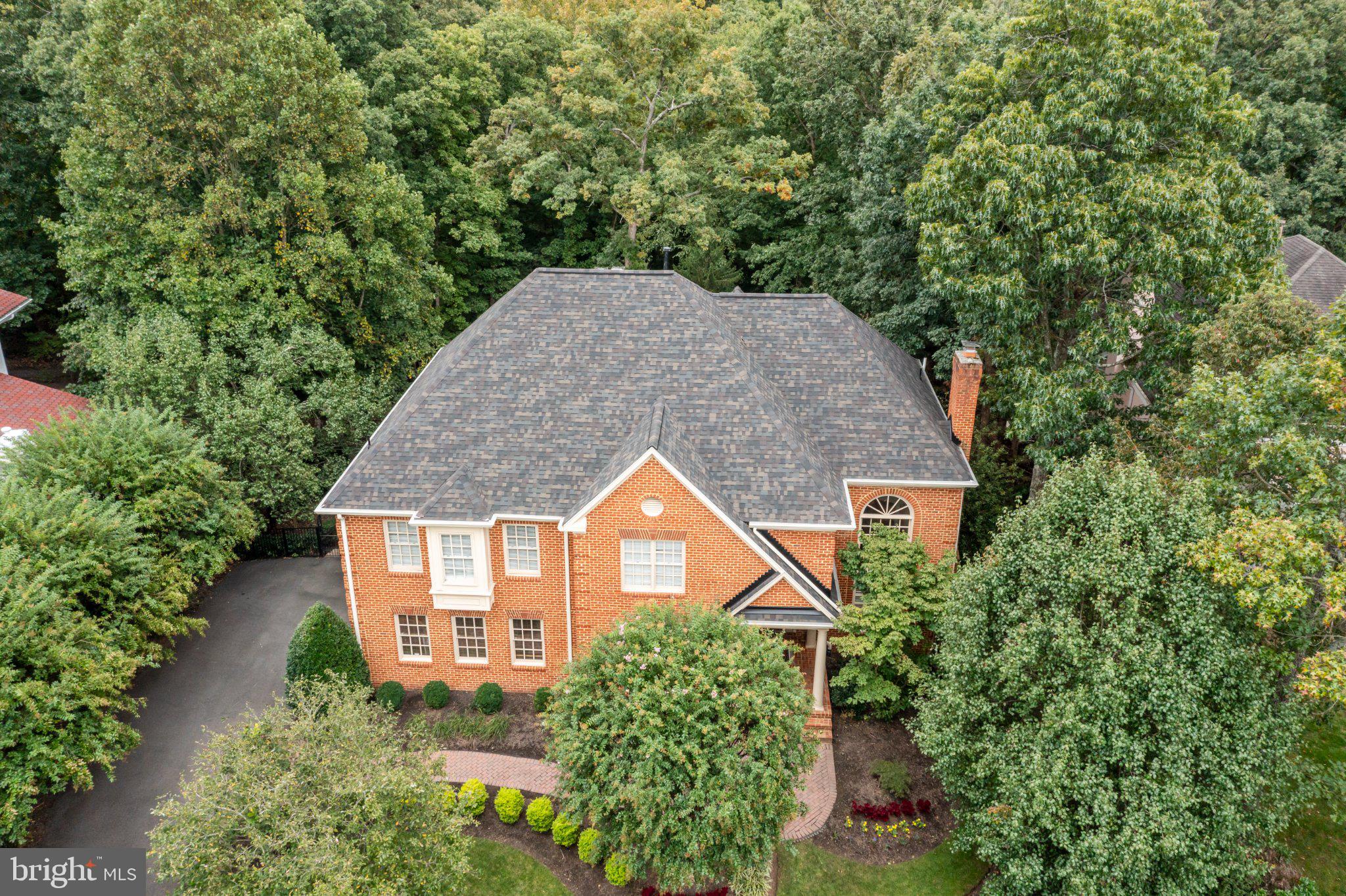 8085 CROOKED OAKS COURT