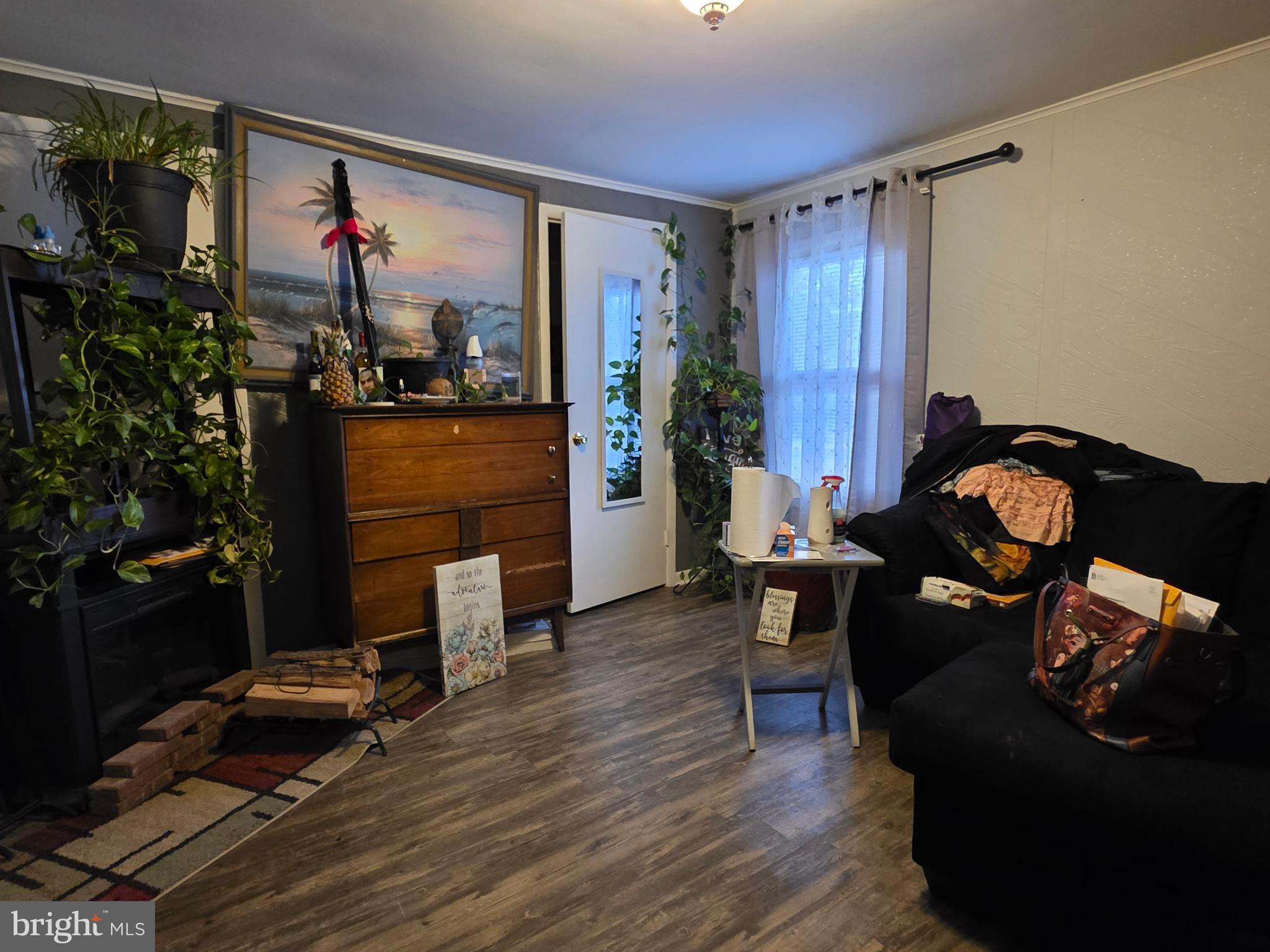 LAUREL - Residential