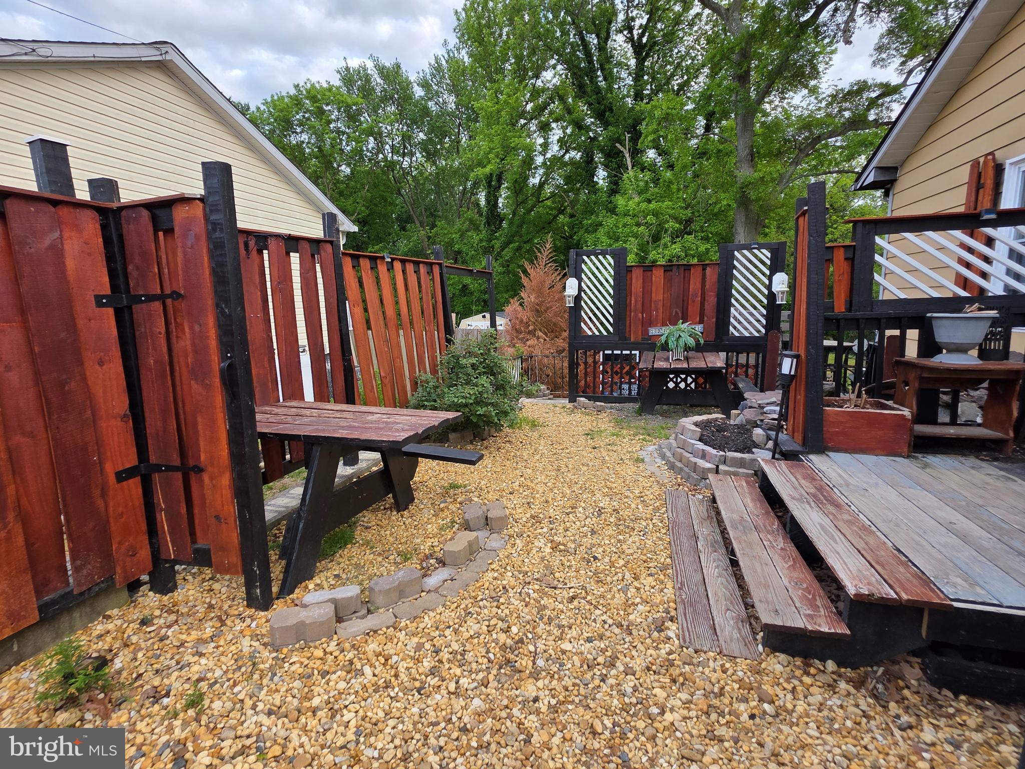 LAUREL - Residential