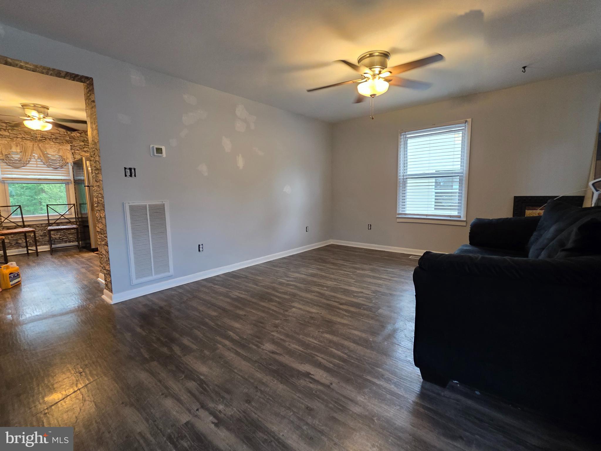 LAUREL - Residential