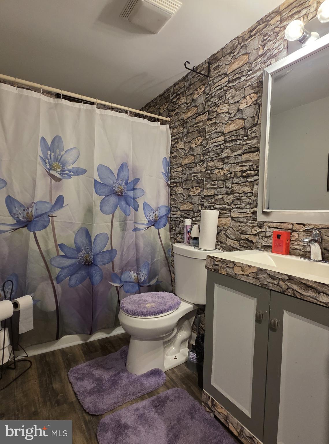 LAUREL - Residential
