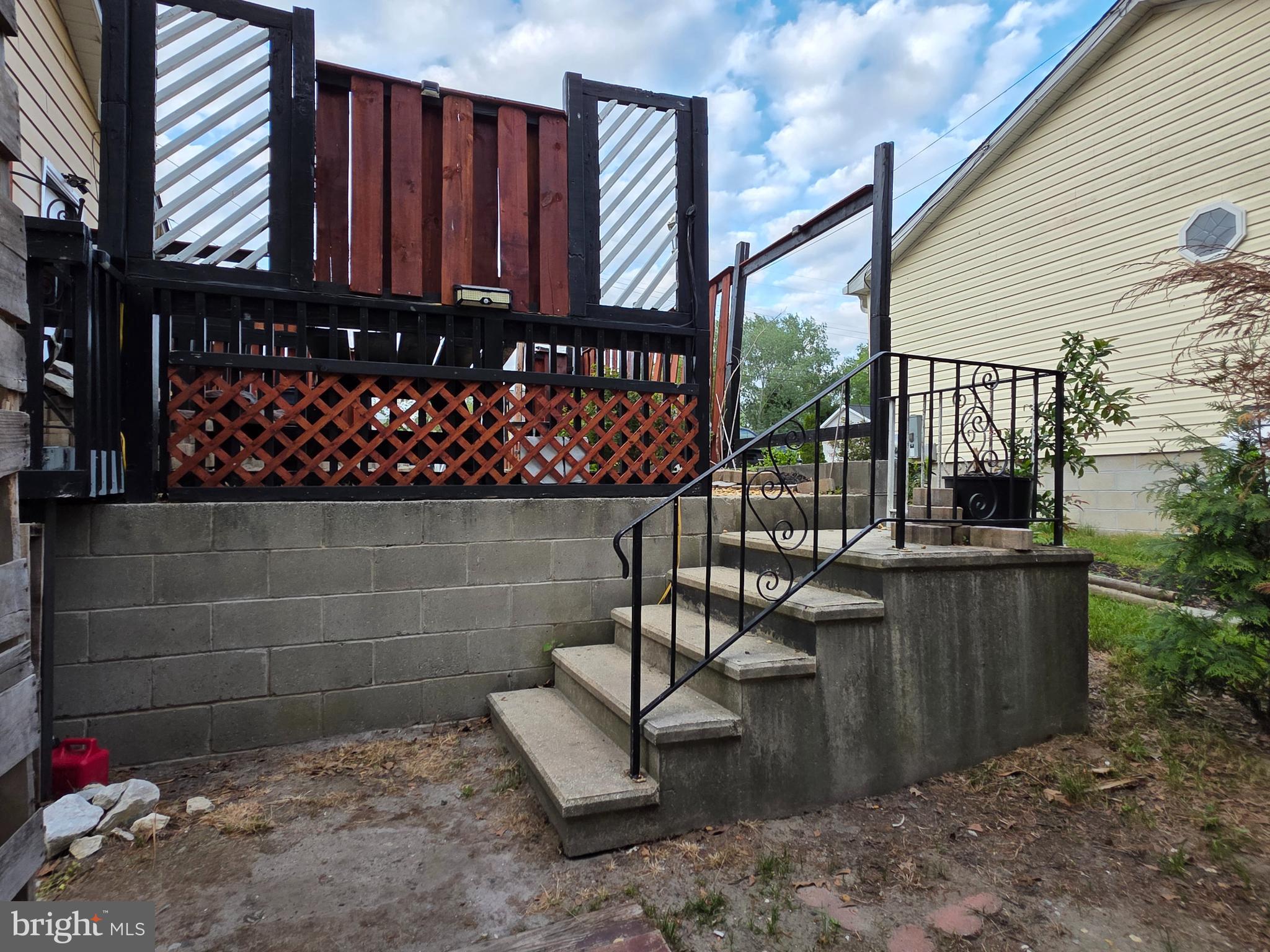 LAUREL - Residential