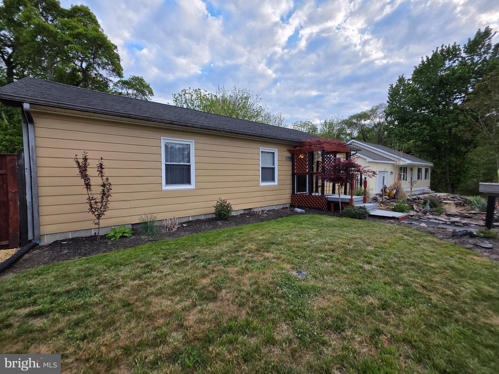 LAUREL - Residential