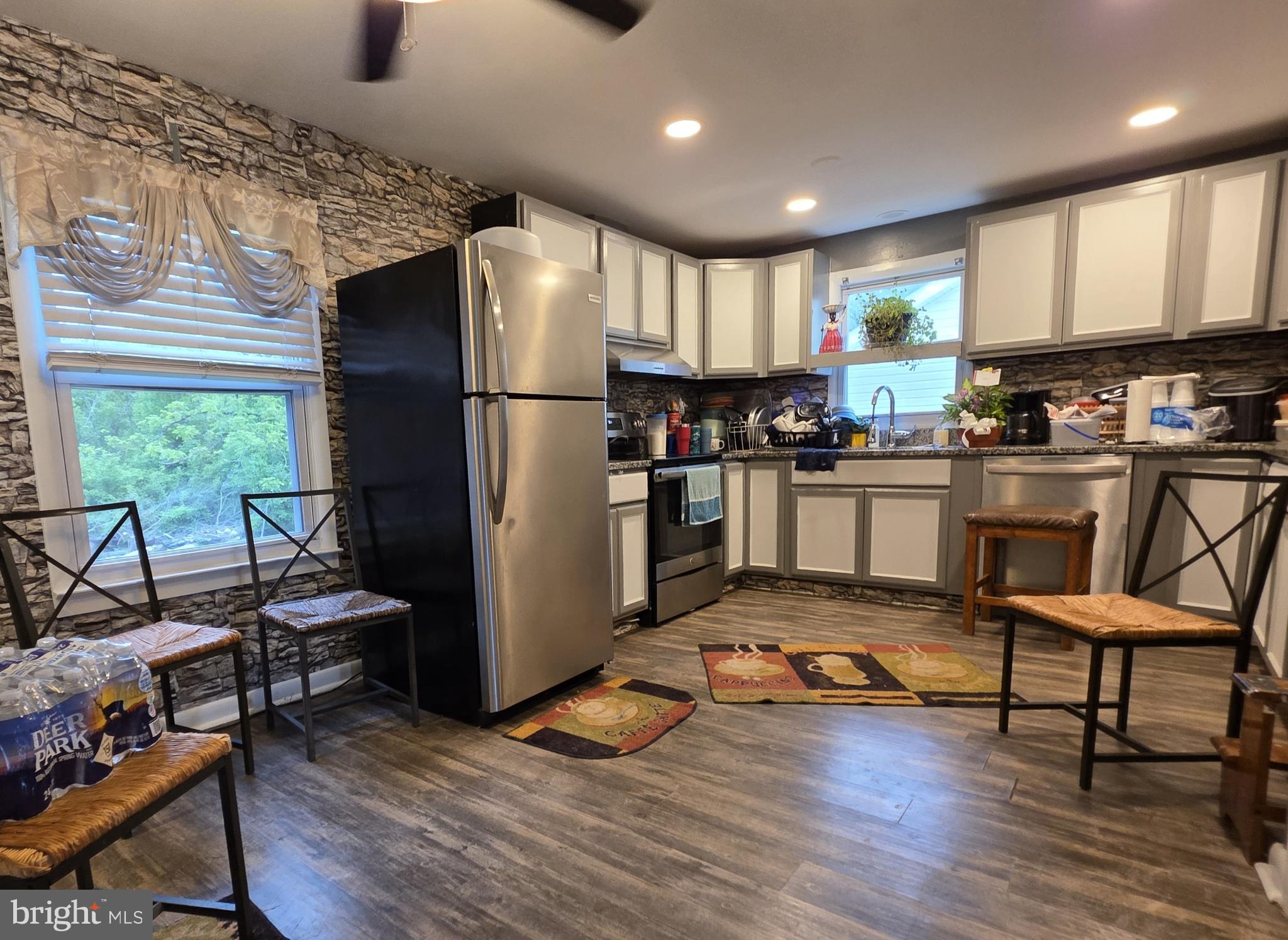 LAUREL - Residential