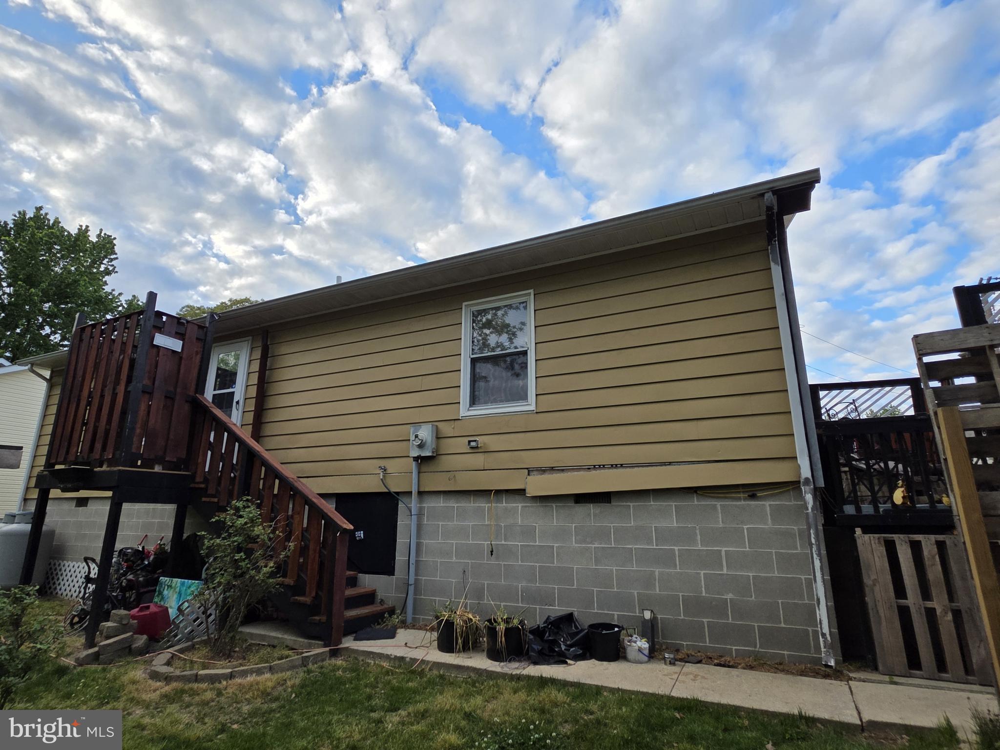 LAUREL - Residential