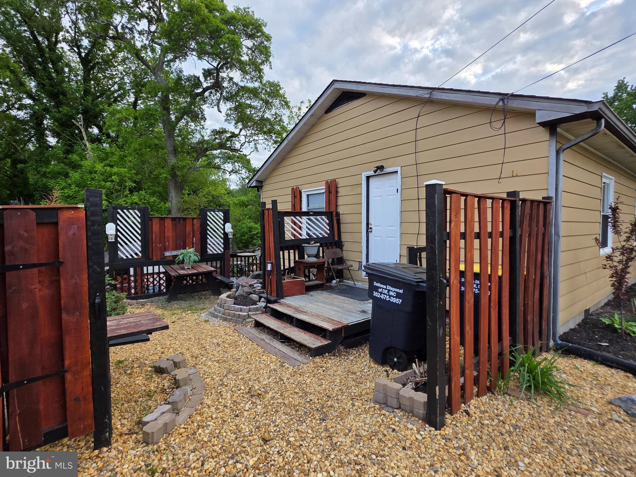 LAUREL - Residential