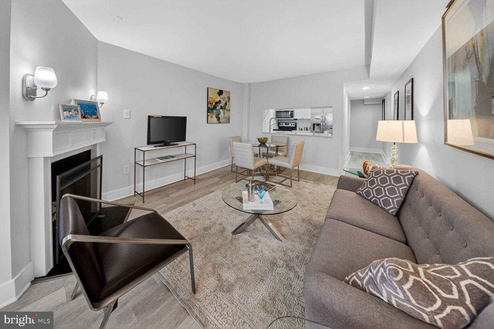 4444 CONNECTICUT AVENUE NW 703