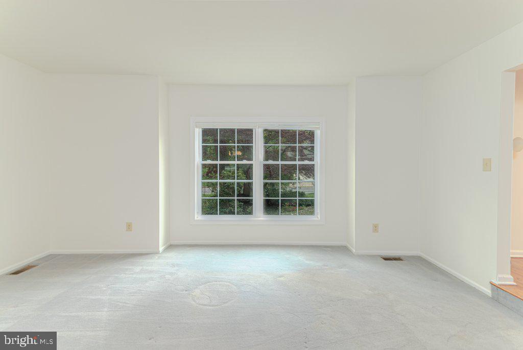 7 TEAK COURT