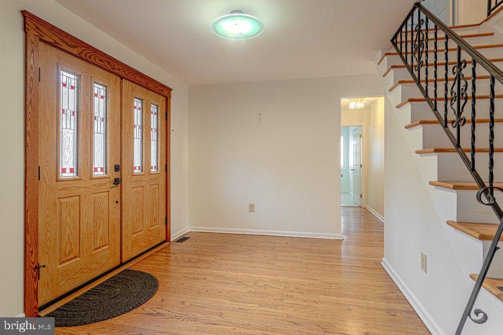 7 TEAK COURT