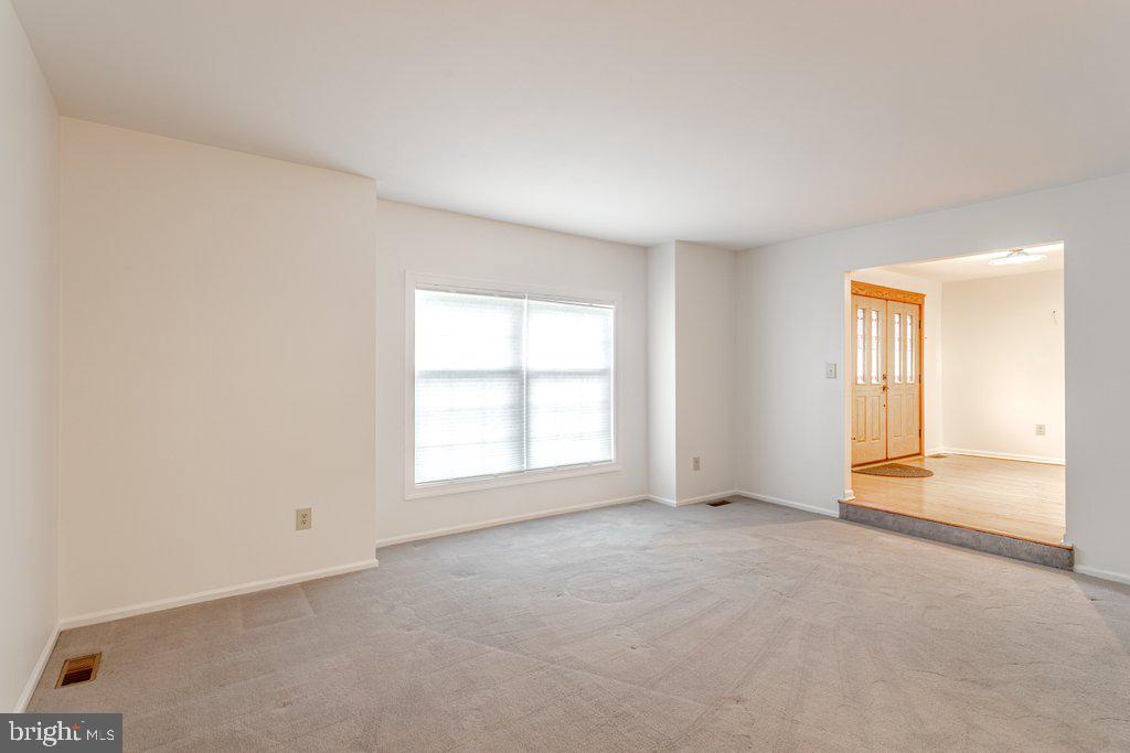 7 TEAK COURT