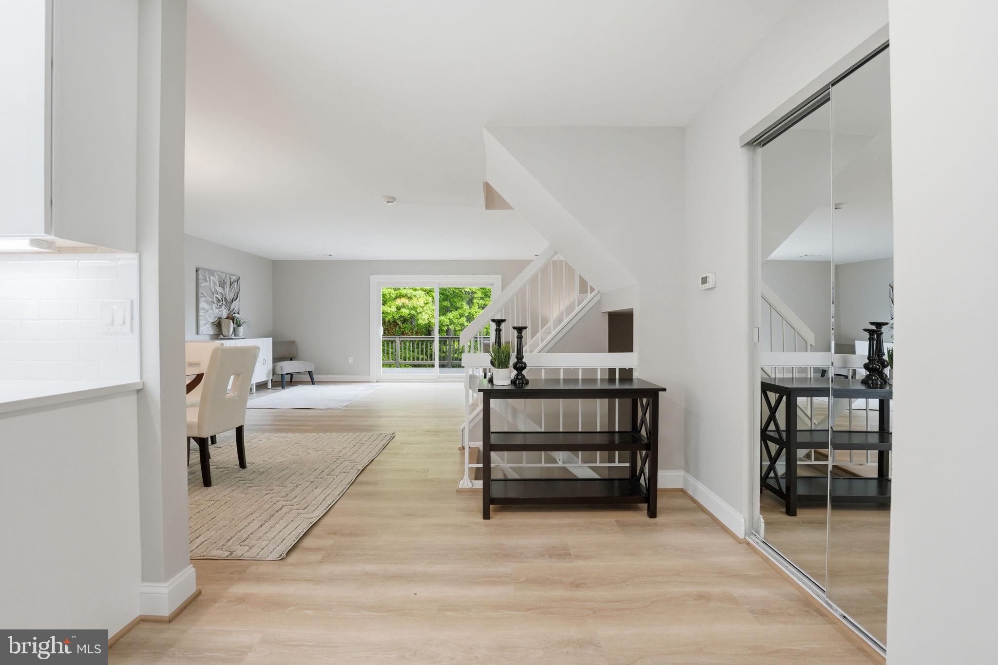 6045 HOLLOW KNOLL COURT