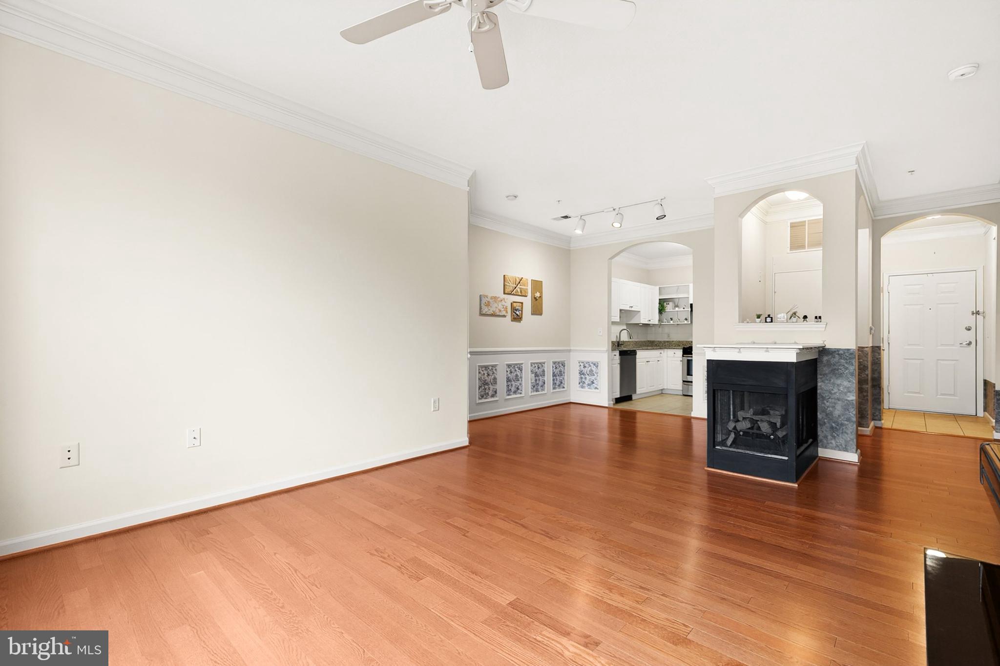THE COLONNADE AT KENTLANDS - Residential