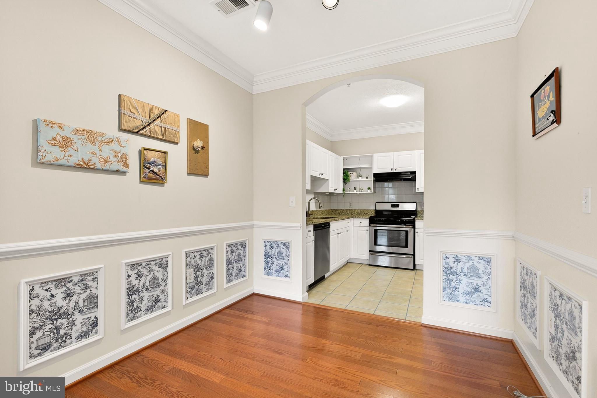 THE COLONNADE AT KENTLANDS - Residential