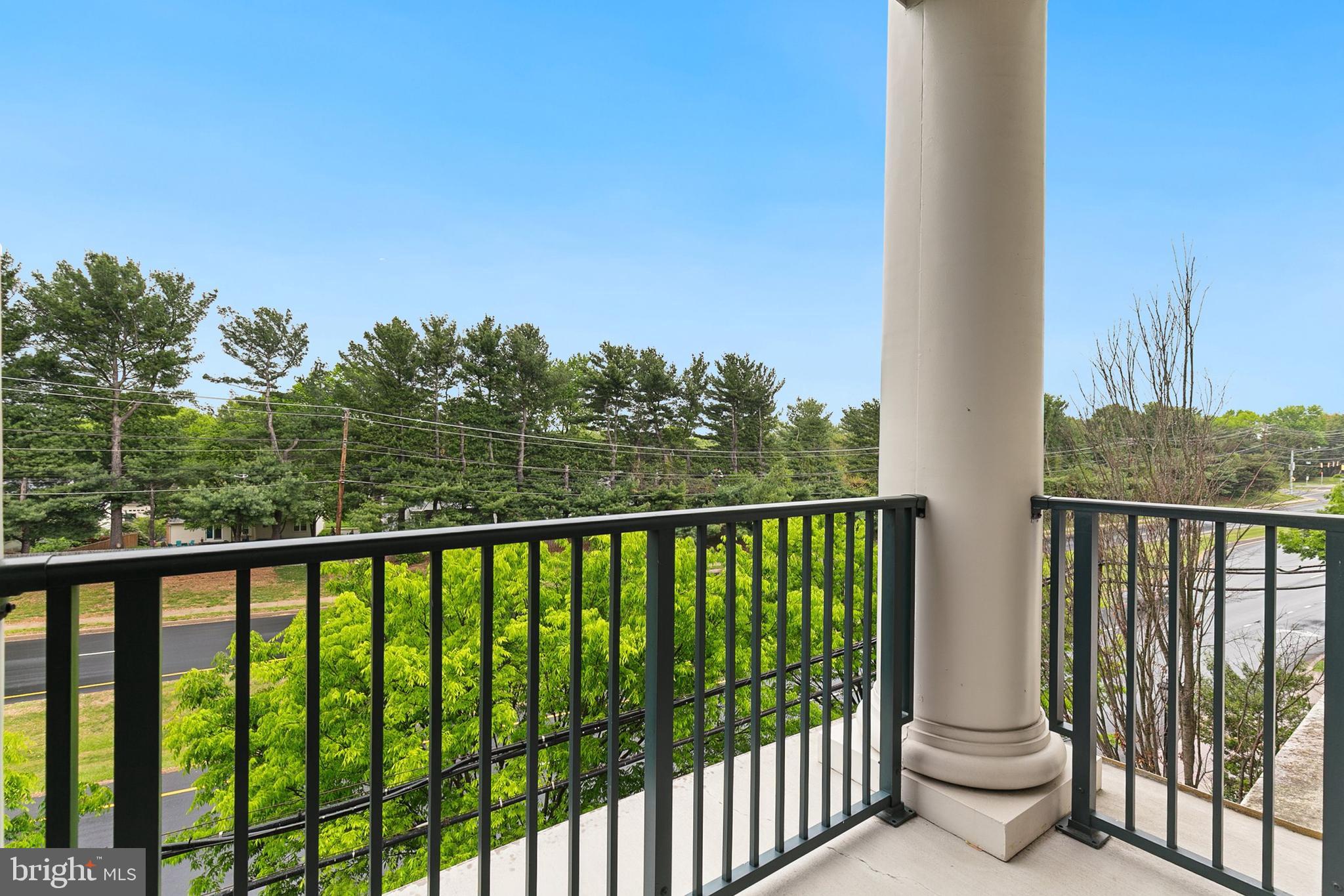 THE COLONNADE AT KENTLANDS - Residential