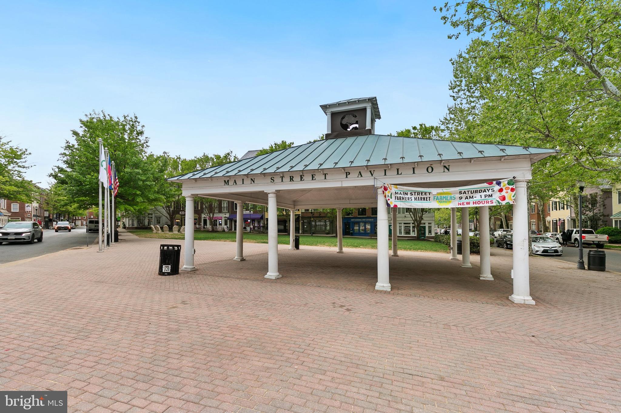THE COLONNADE AT KENTLANDS - Residential