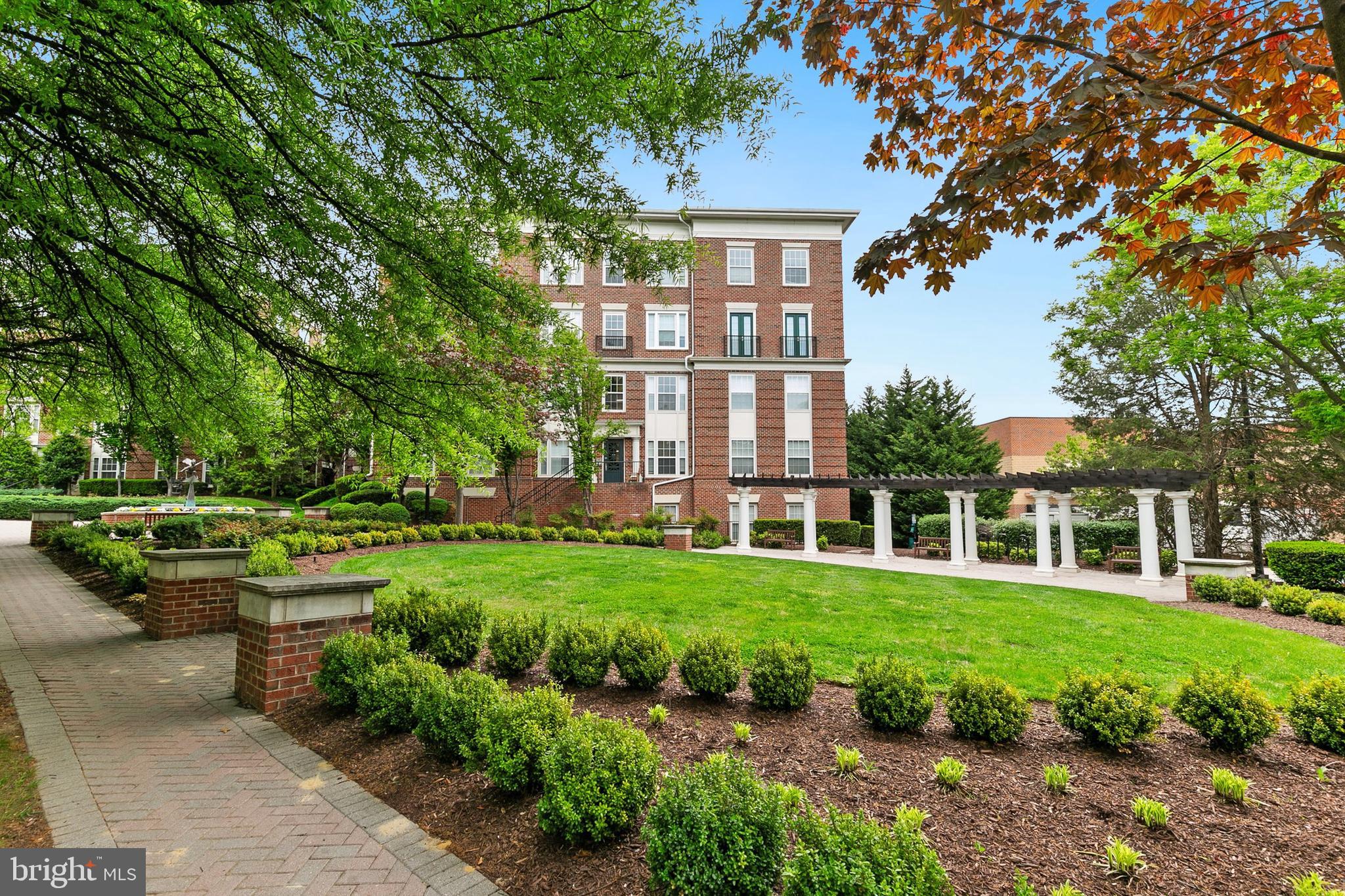THE COLONNADE AT KENTLANDS - Residential