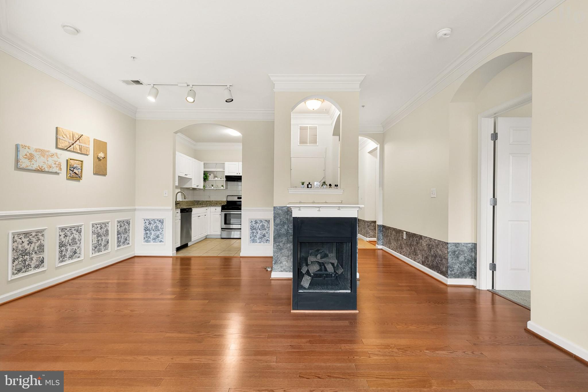 THE COLONNADE AT KENTLANDS - Residential