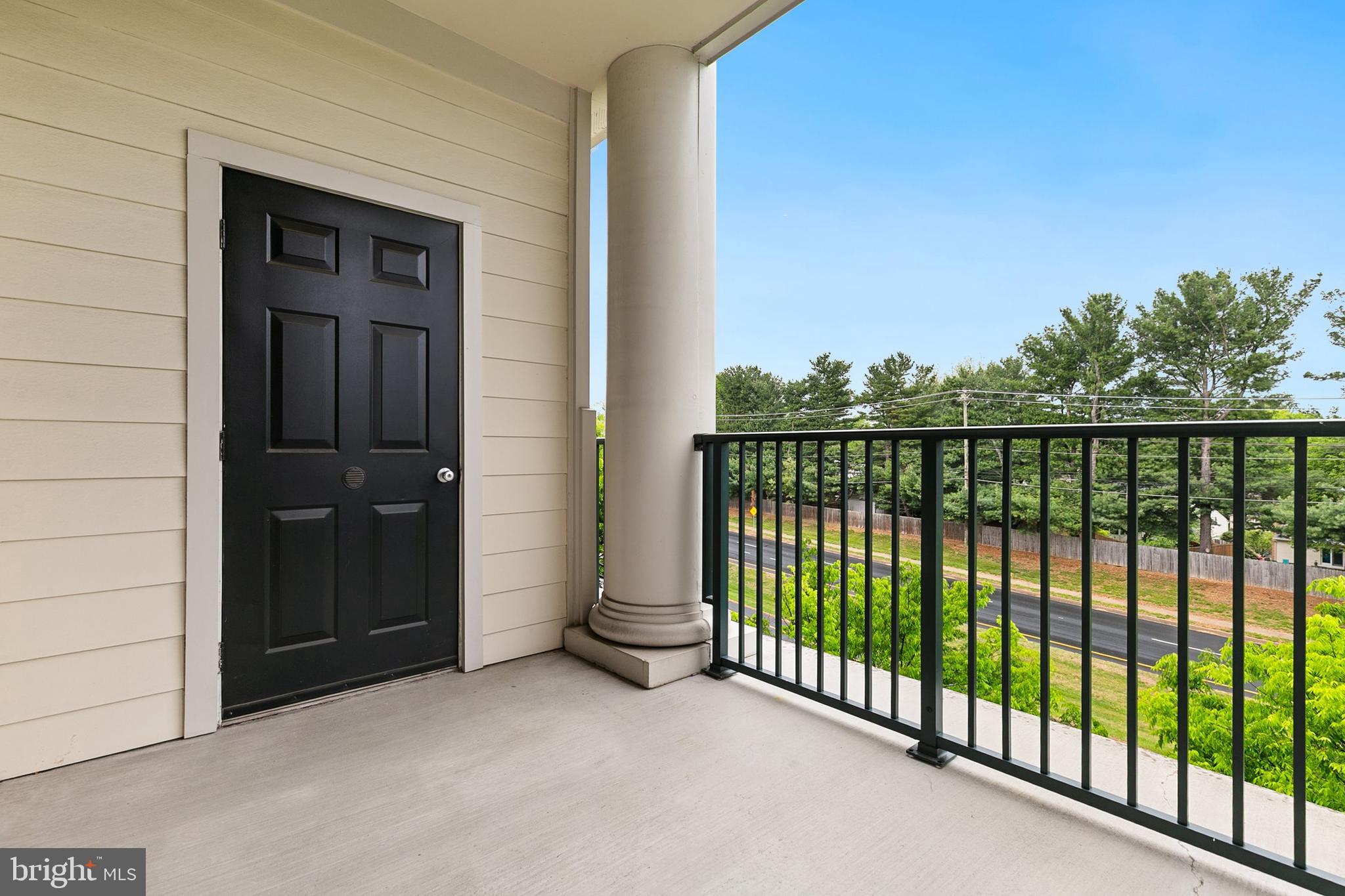 THE COLONNADE AT KENTLANDS - Residential