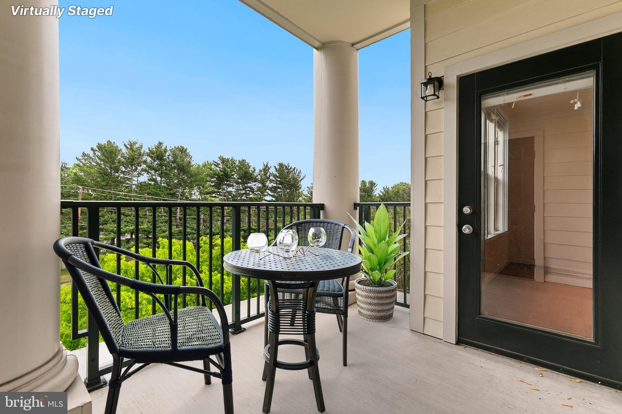 THE COLONNADE AT KENTLANDS - Residential