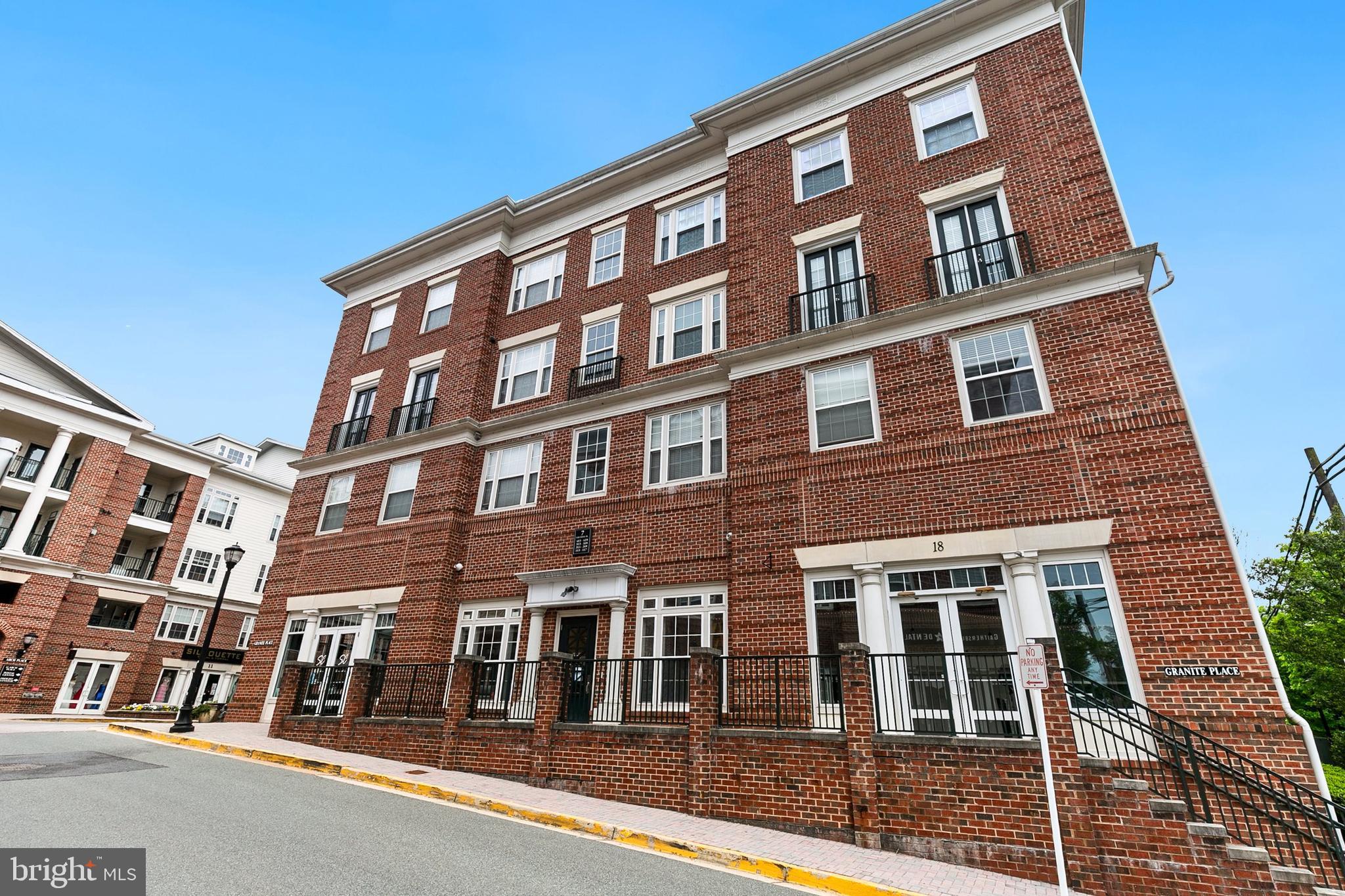 THE COLONNADE AT KENTLANDS - Residential