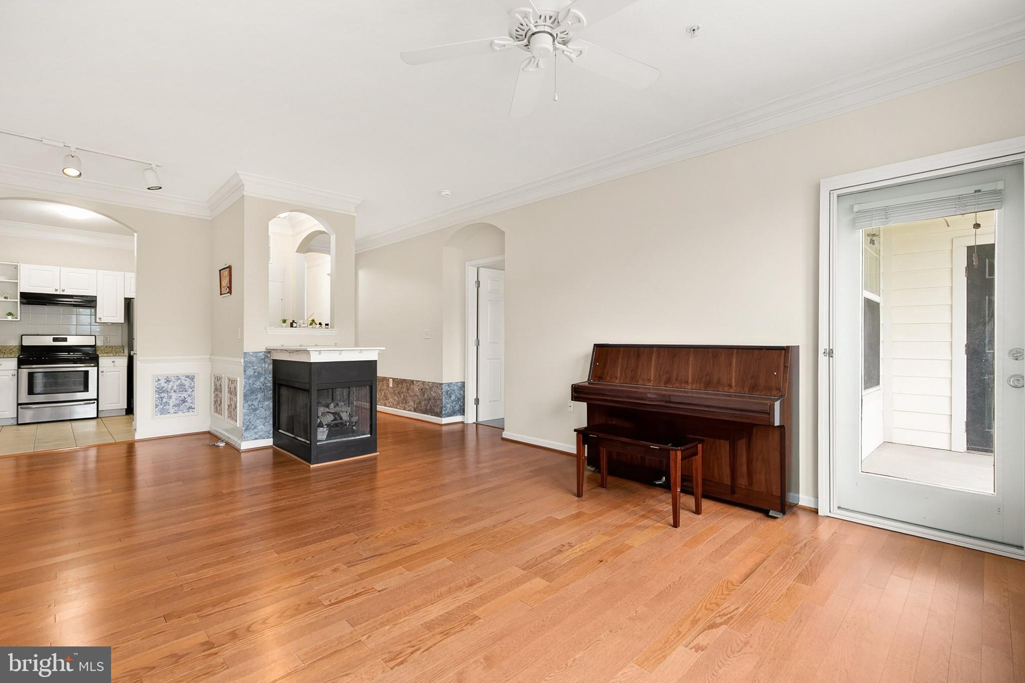 THE COLONNADE AT KENTLANDS - Residential