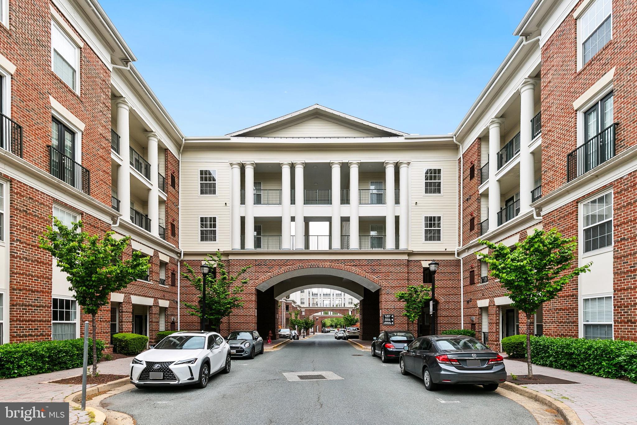 THE COLONNADE AT KENTLANDS - Residential