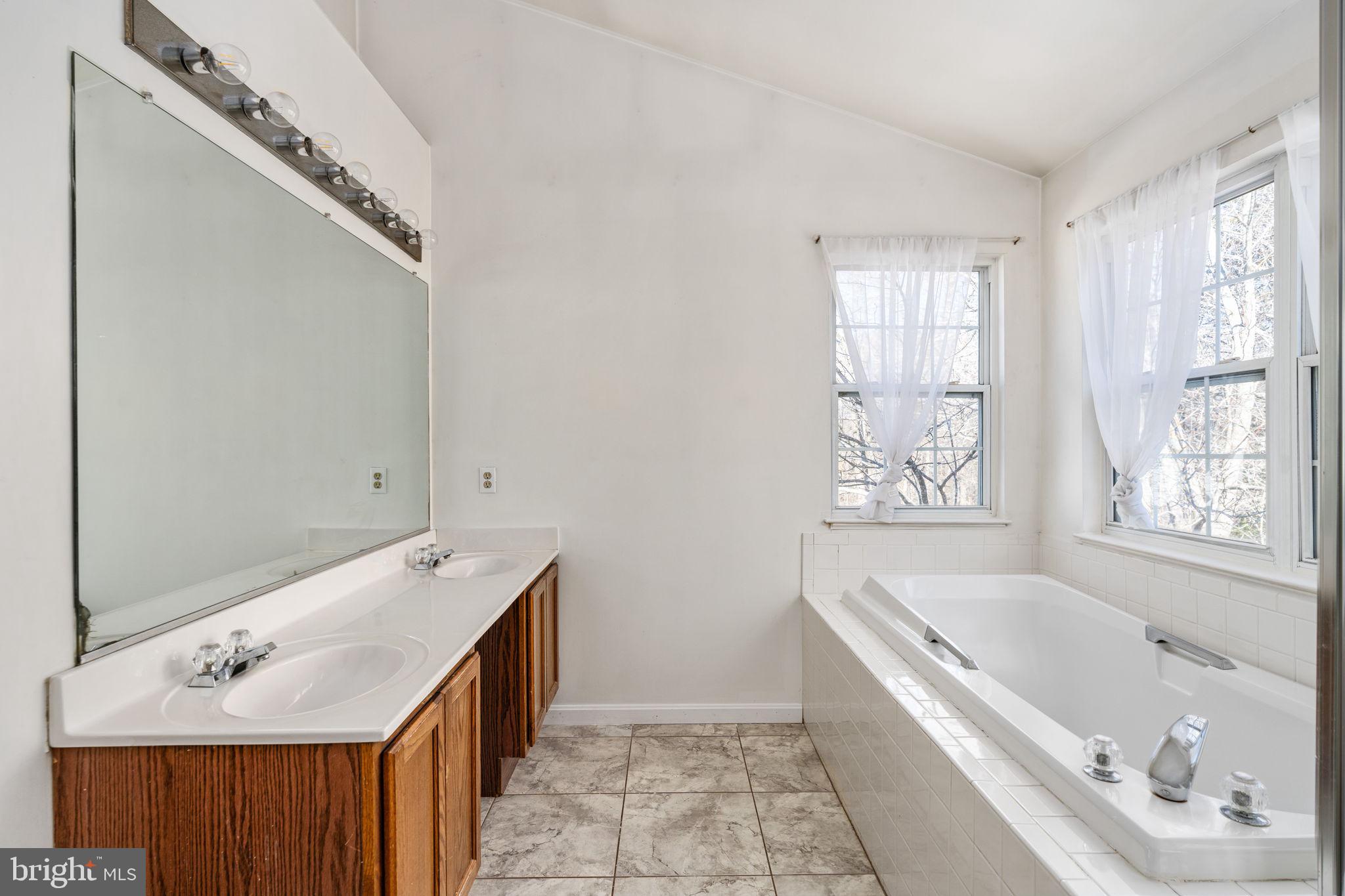 STONE RIVER - Residential