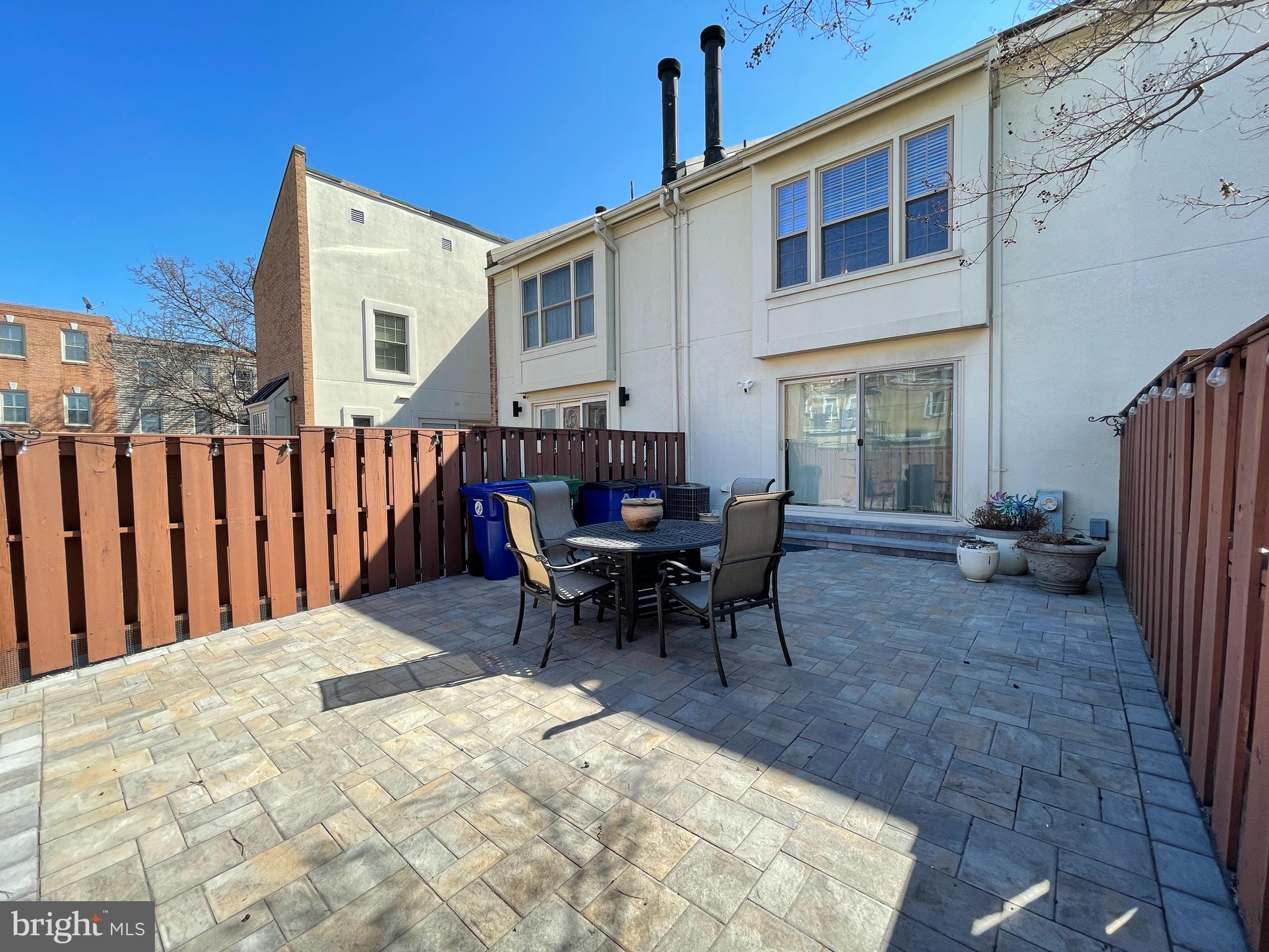 CANTON SQUARE - Residential Lease