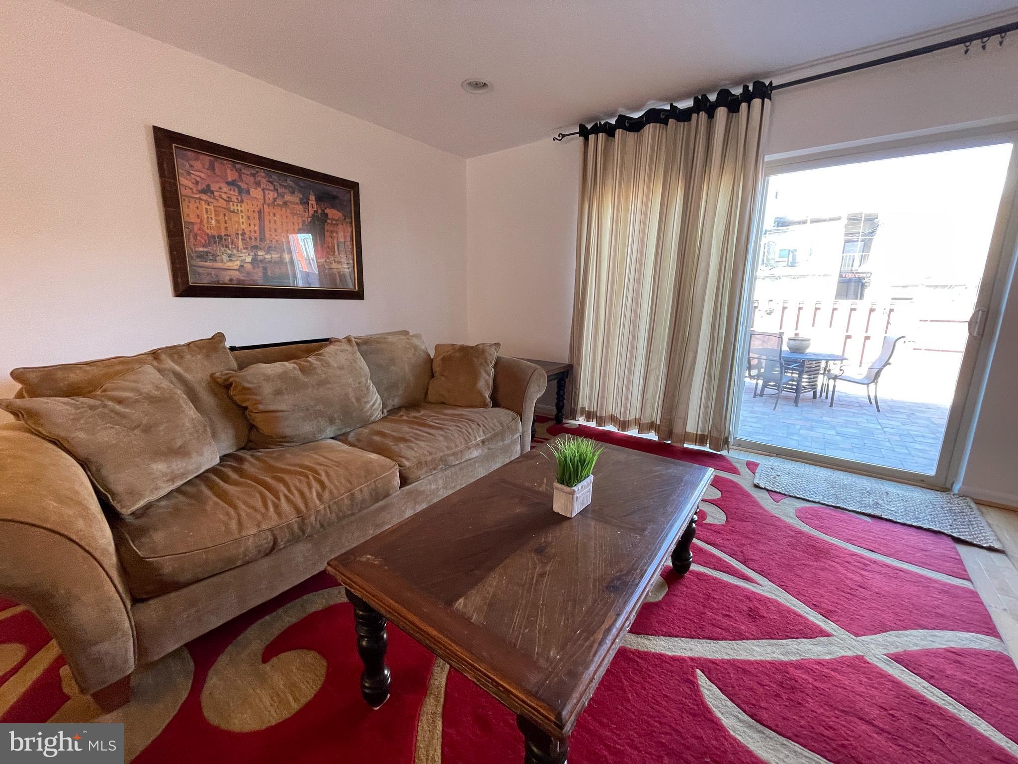 CANTON SQUARE - Residential Lease