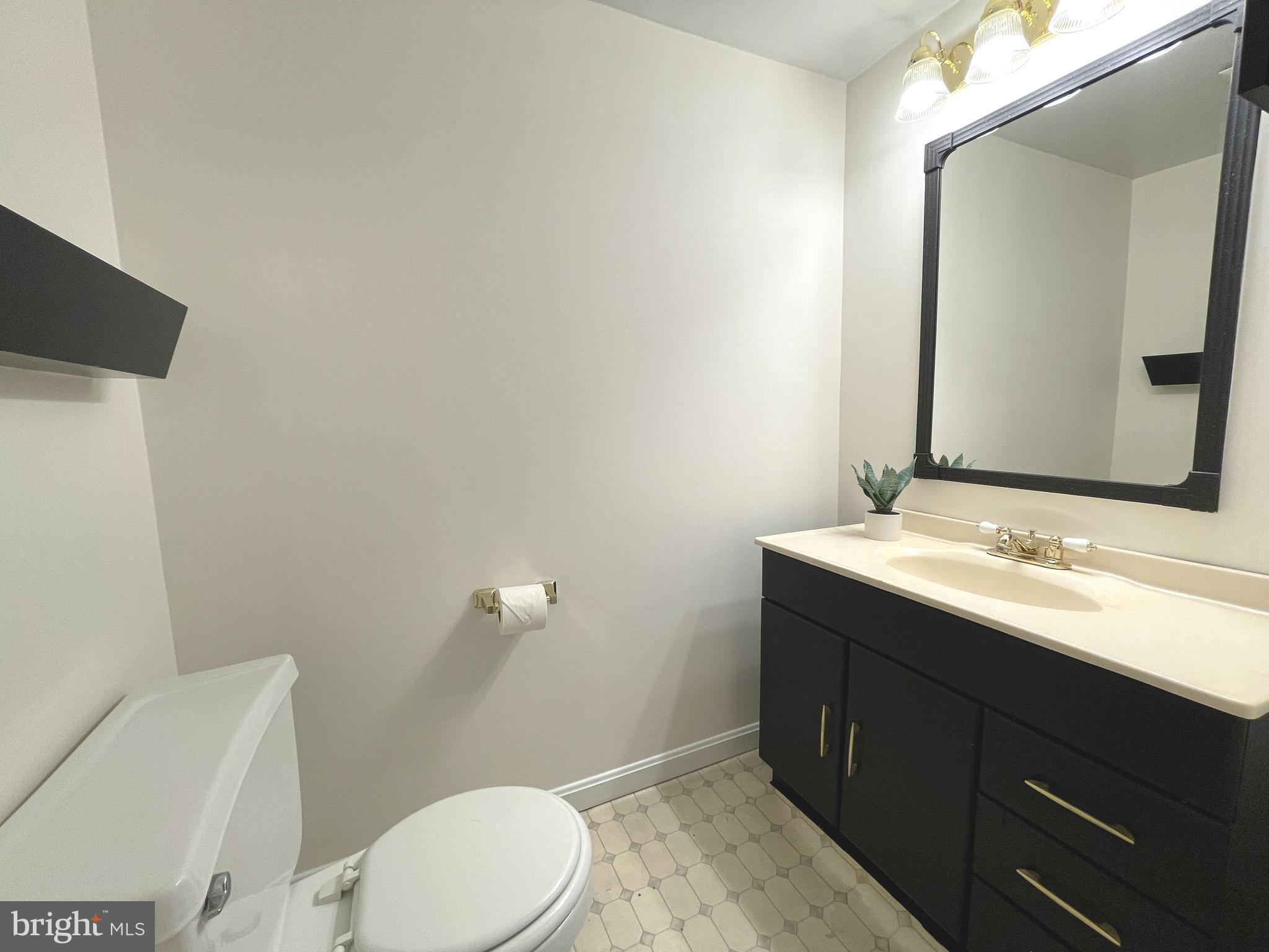 CANTON SQUARE - Residential Lease