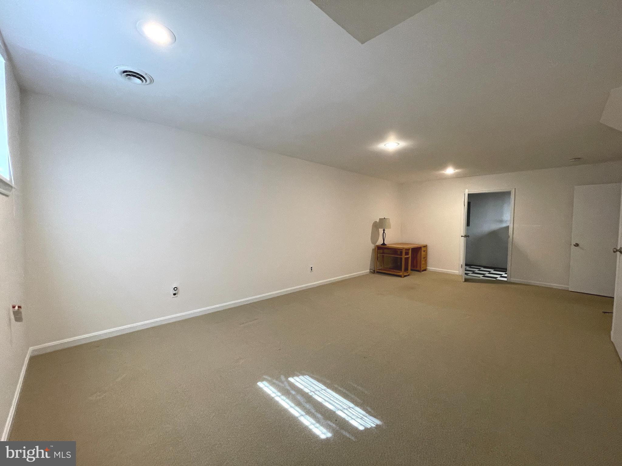 CANTON SQUARE - Residential Lease