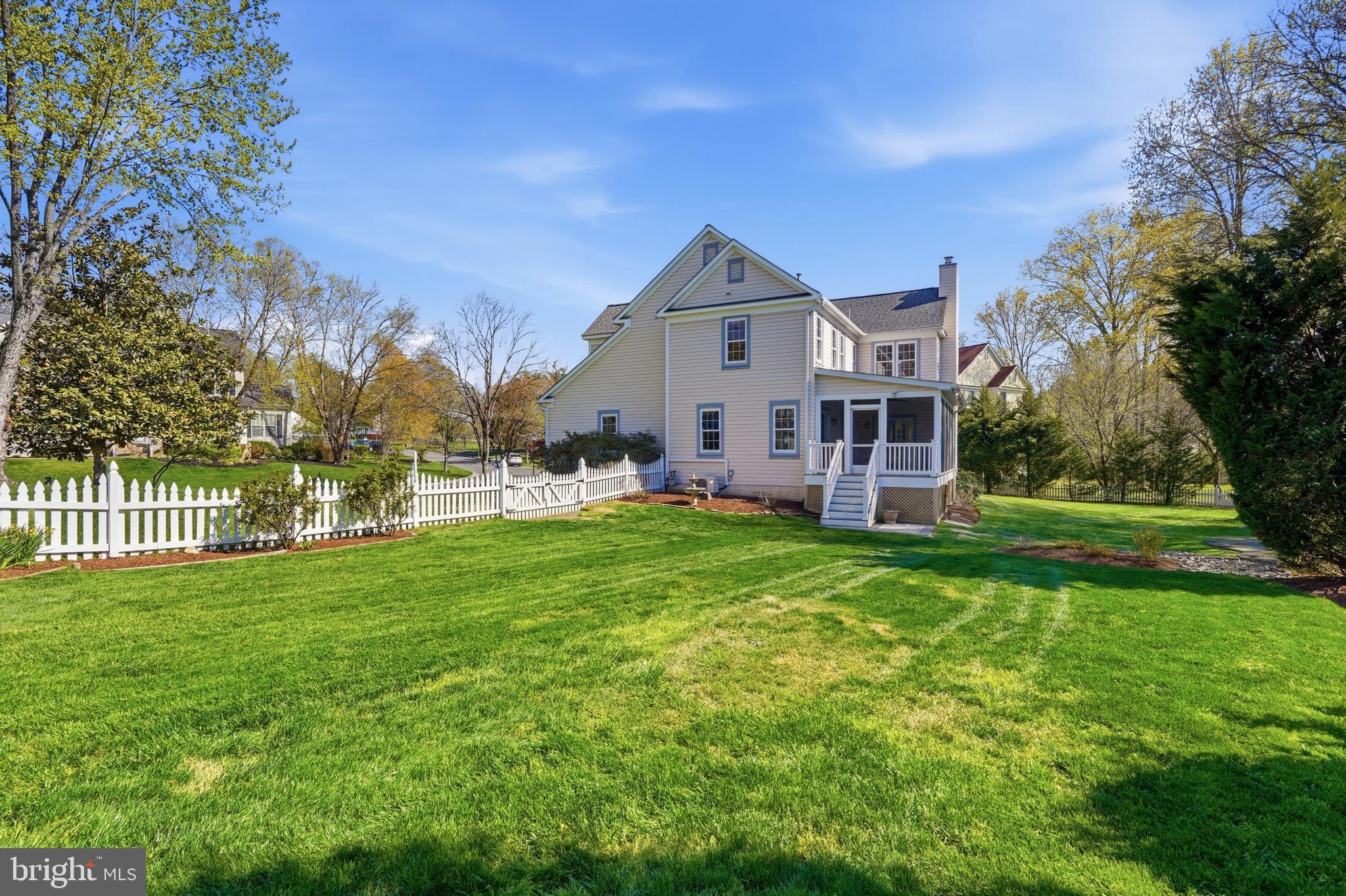 WILLIAMSBURG VILLAGE - Residential