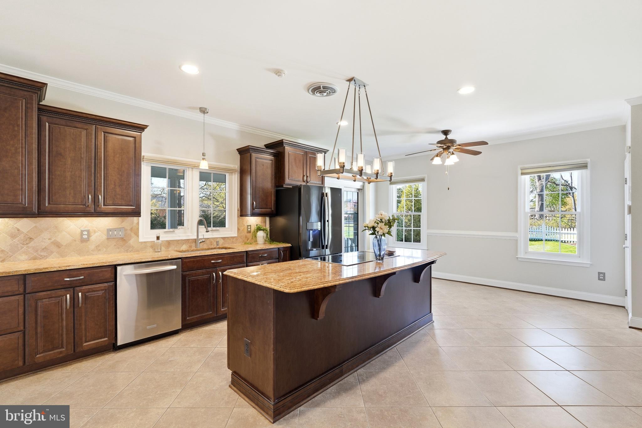 WILLIAMSBURG VILLAGE - Residential