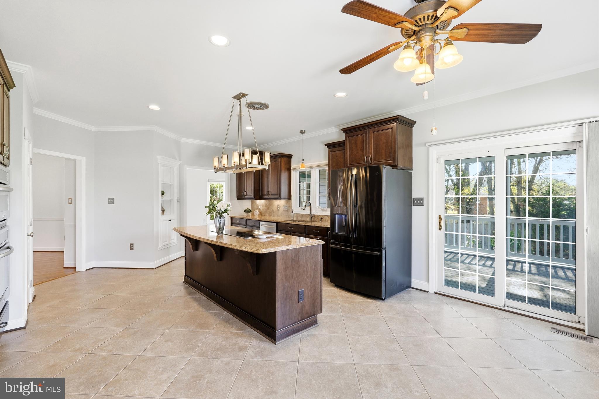 WILLIAMSBURG VILLAGE - Residential