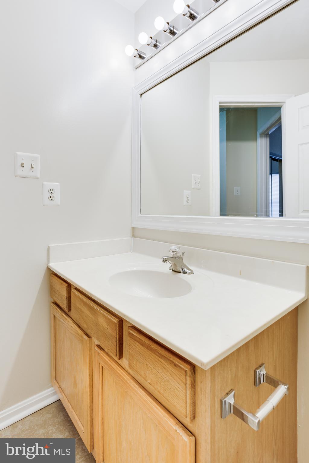 THE OAKS AT SIXTY FIFTH - Residential