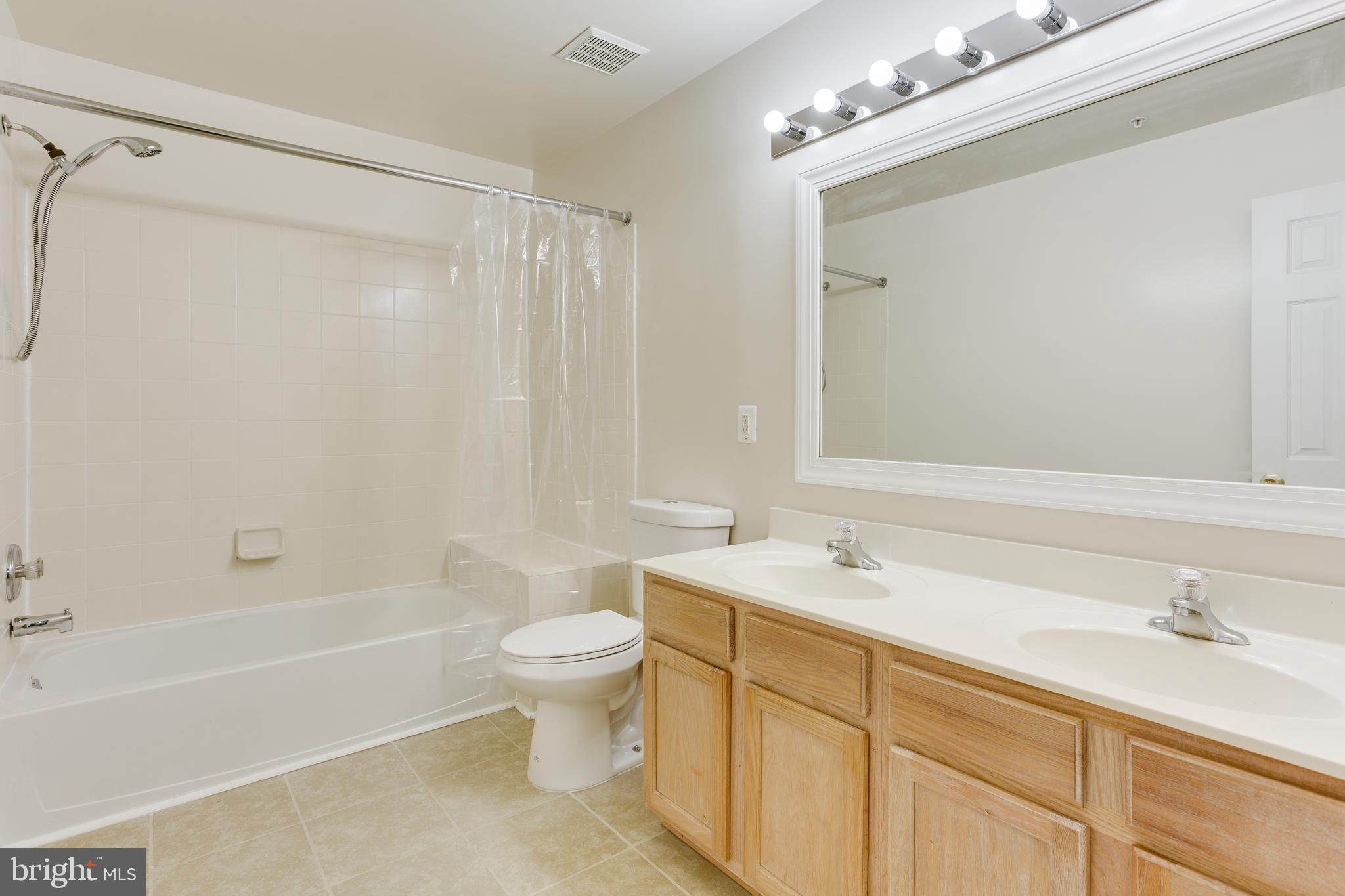 THE OAKS AT SIXTY FIFTH - Residential