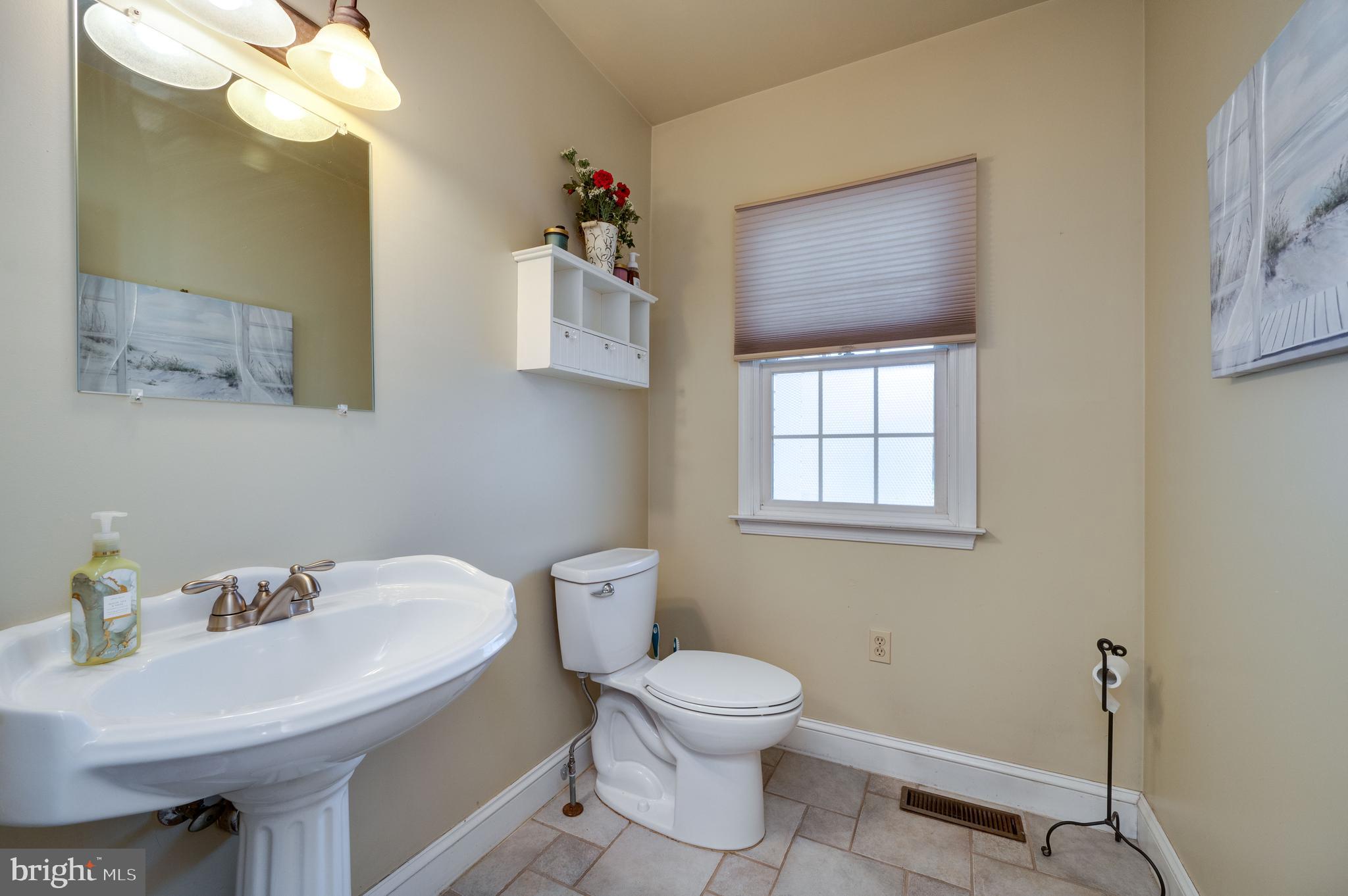 NORTHRIDGE - Residential