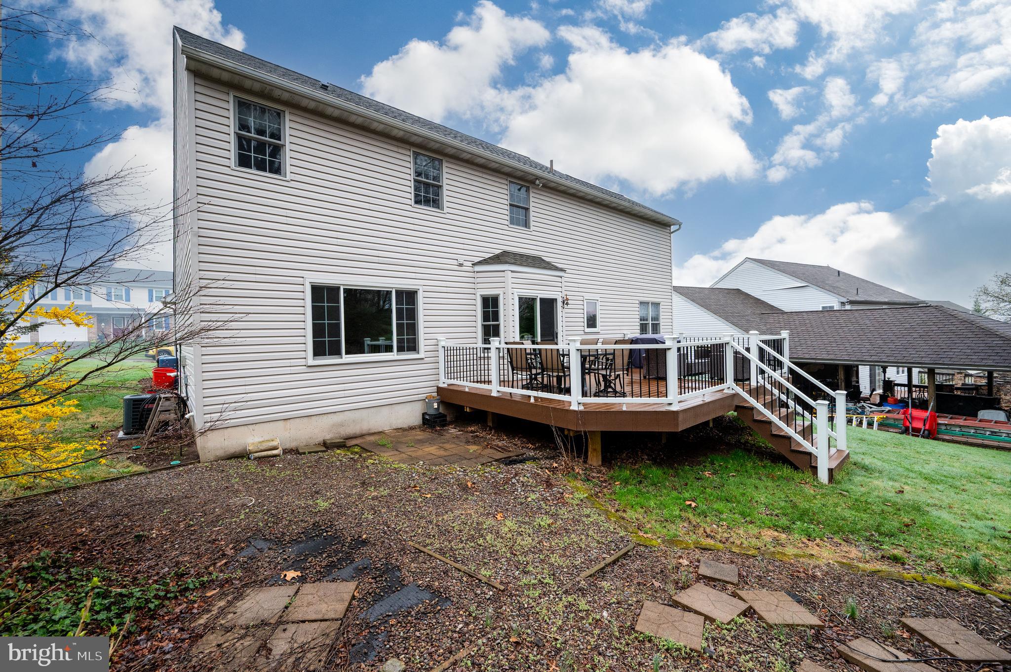 NORTHRIDGE - Residential