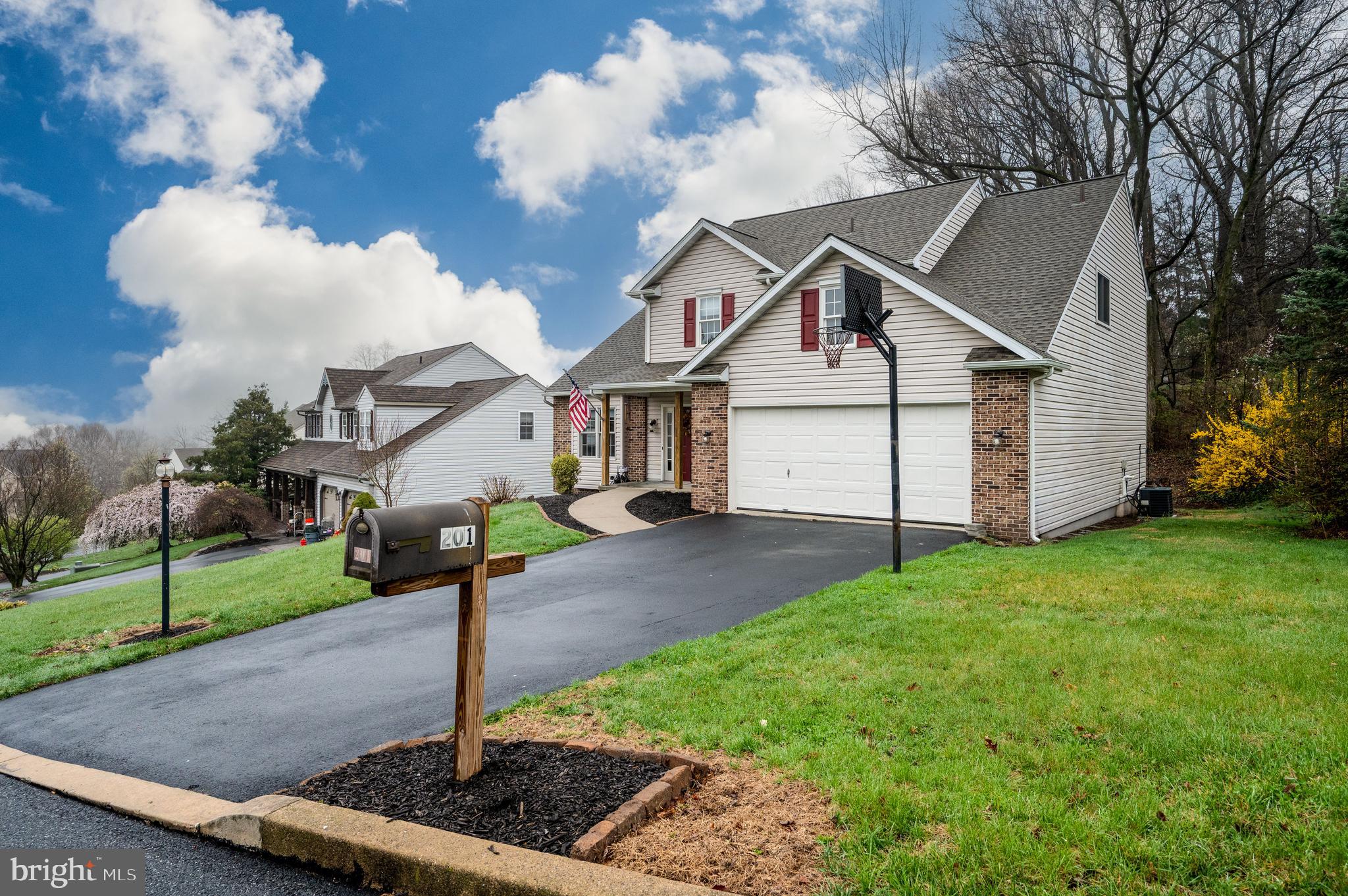 NORTHRIDGE - Residential