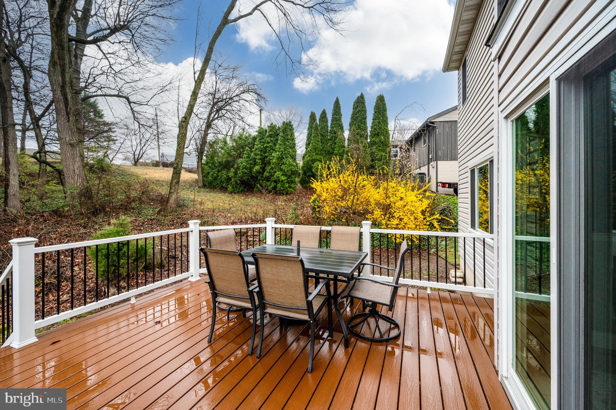 NORTHRIDGE - Residential